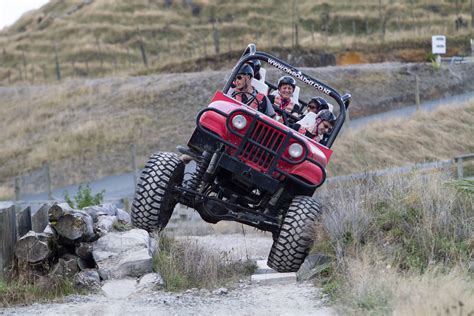 Off-Roading Thrills: Jeep Adventures in the Wild