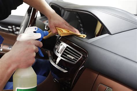 Car Cleaning Tips: A Sparkling Interior and Exterior